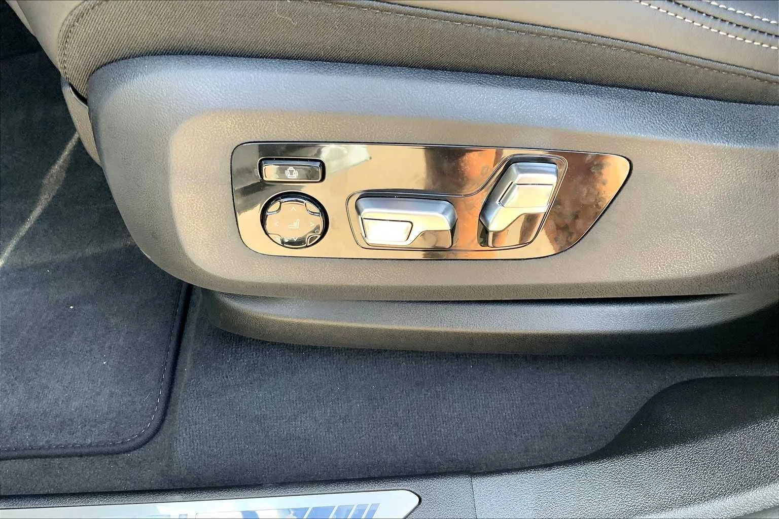 2026 BMW X6 M60i - Photo 16