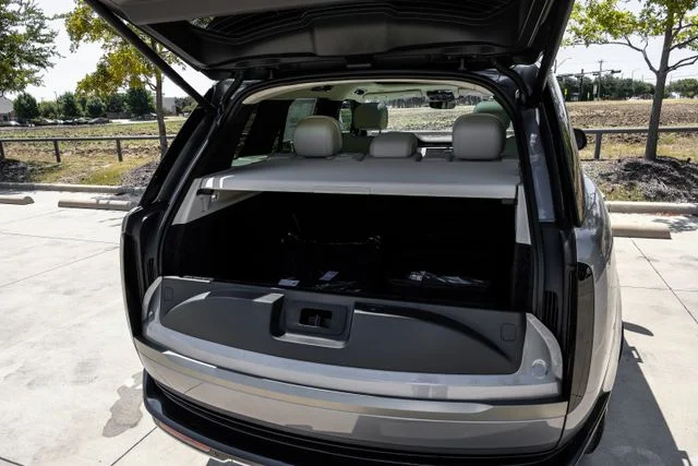 New 2026  Land Rover SE image 67
