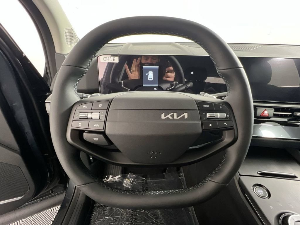 New 2026 Gravity Gray Kia LX image 17