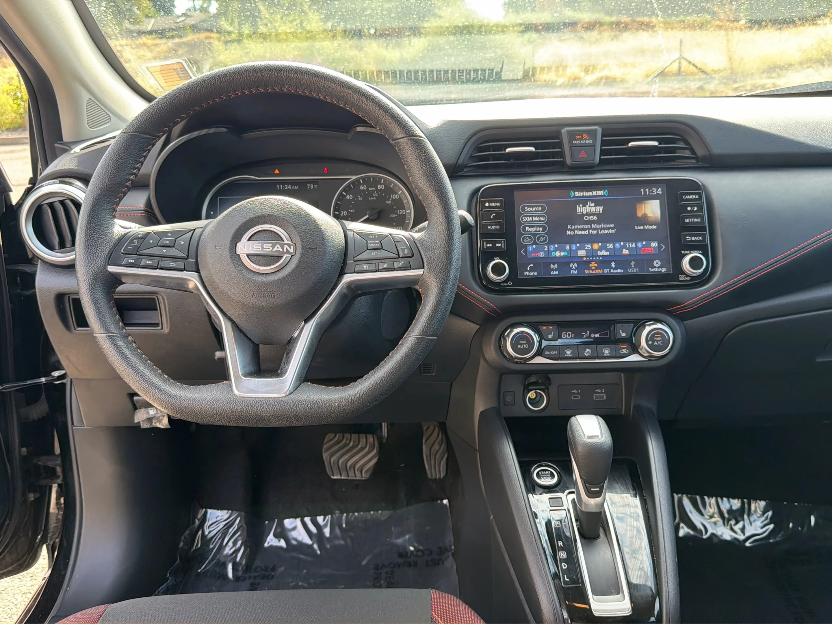 2025 Nissan Versa Sedan SR - Photo 11