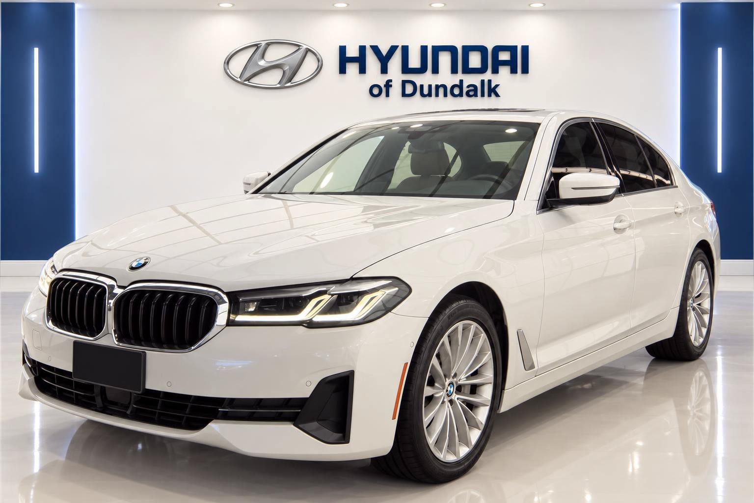 Used 2021 White BMW 530i xDrive image 1