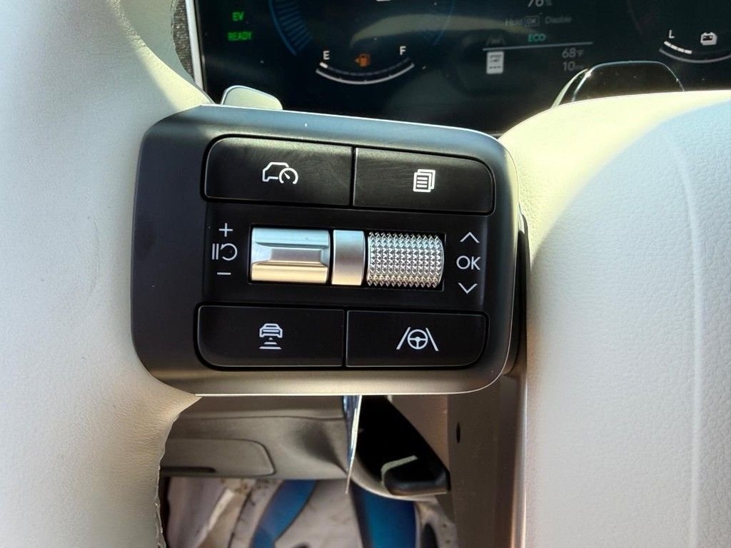 New 2026 Gray Hyundai SEL image 27