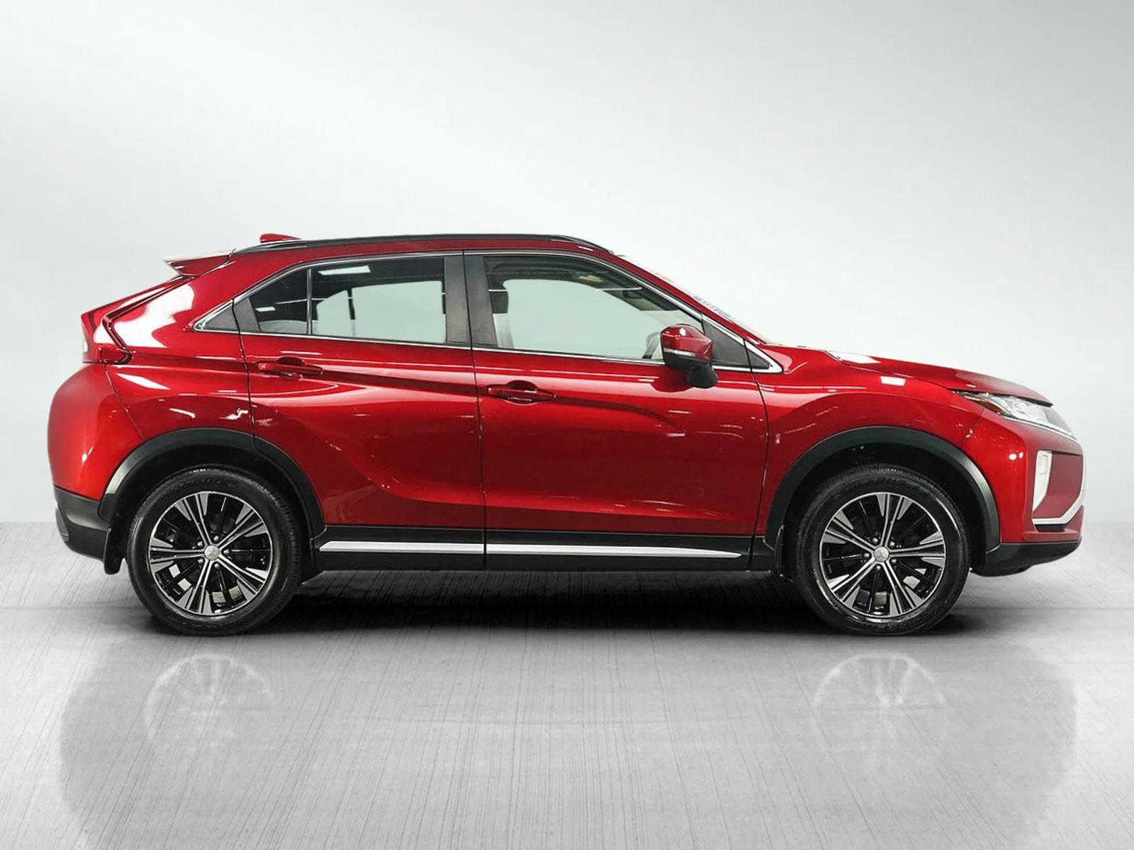 Used 2018 Red Mitsubishi SEL image 6