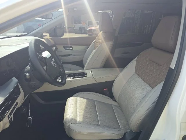 Used 2026 White Nissan Platinum image 6