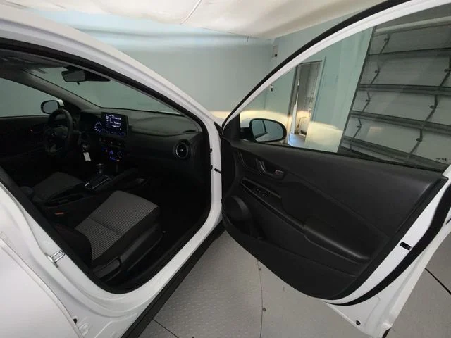 Used 2023 White Hyundai SE image 23