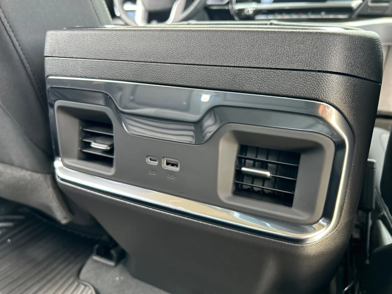 New 2026 Onyx Black GMC Elevation image 23