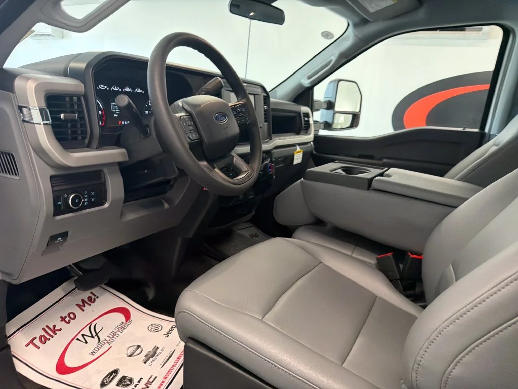 New 2027 Oxford White Ford F-350® XL image 11