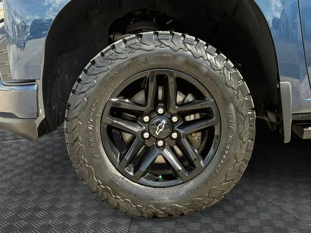 Used 2021 Northsky Blue Metallic Chevrolet LT Trail Boss image 9