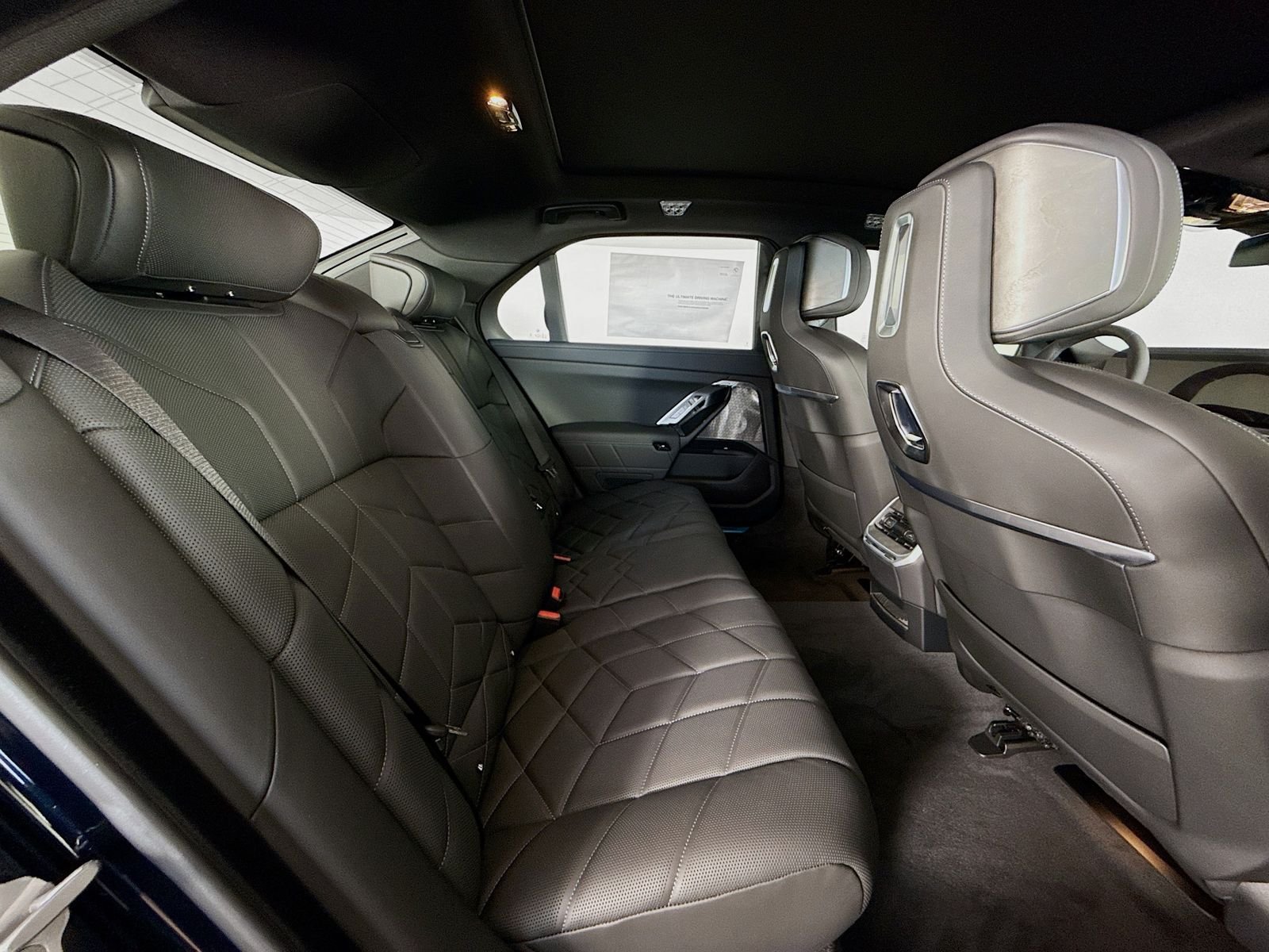 New 2026 Carbon Black Metallic BMW 760i xDrive image 29
