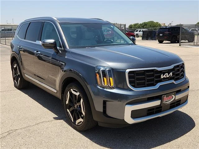 Used 2024 Gravity Gray - KDG KIA S Front-Wheel Drive image 6