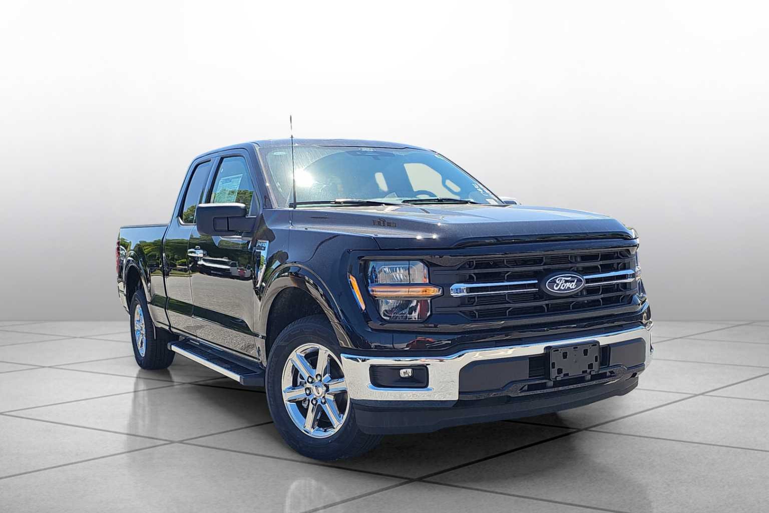 2025 Ford F-150 XLT - Photo 12