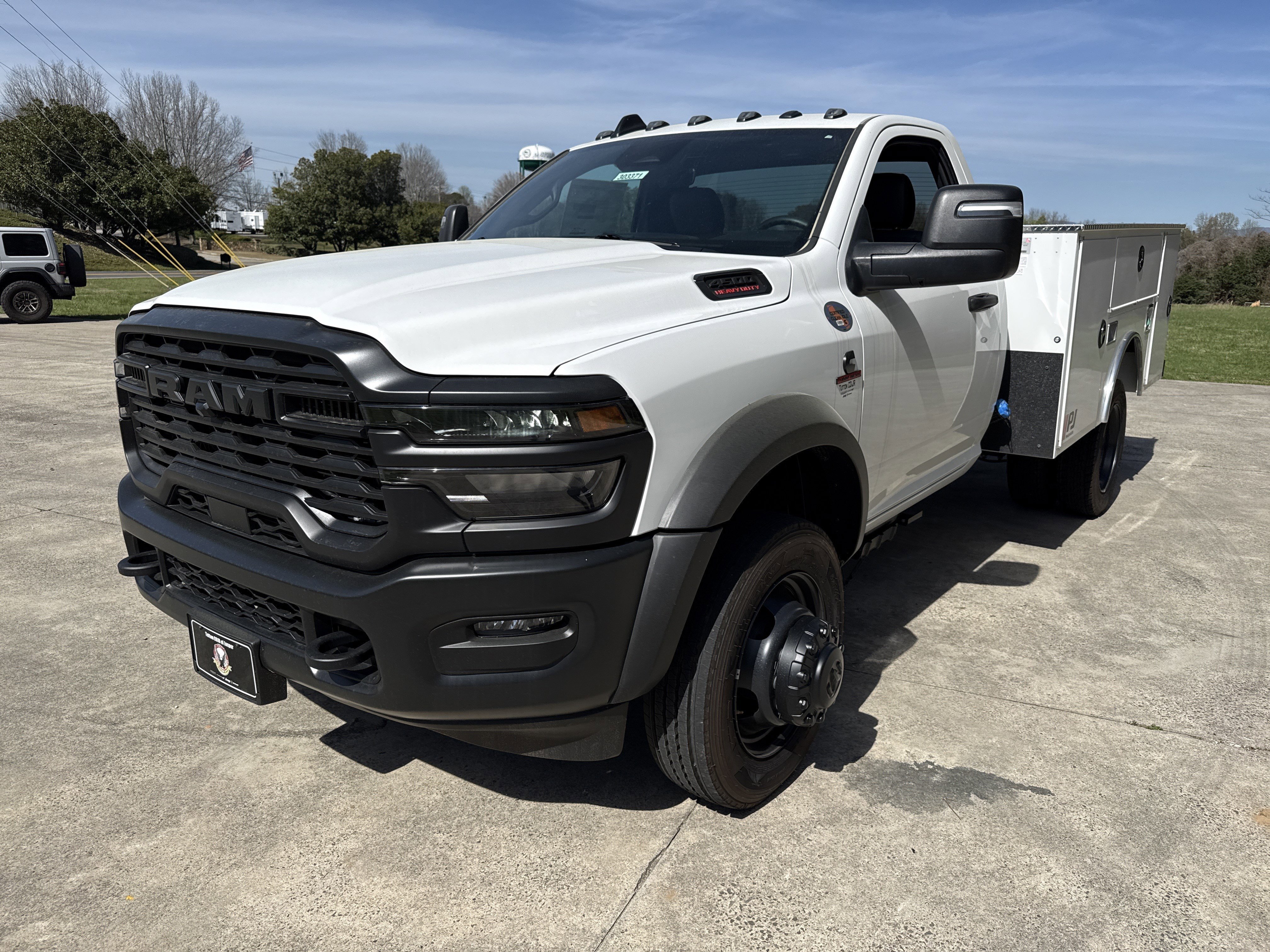 New 2026 Bright White Clear-Coat Exterior Paint RAM Tradesman image 3