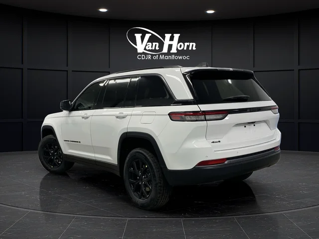 New 2026 Bright White Clear-Coat Exterior Paint Jeep Altitude image 3