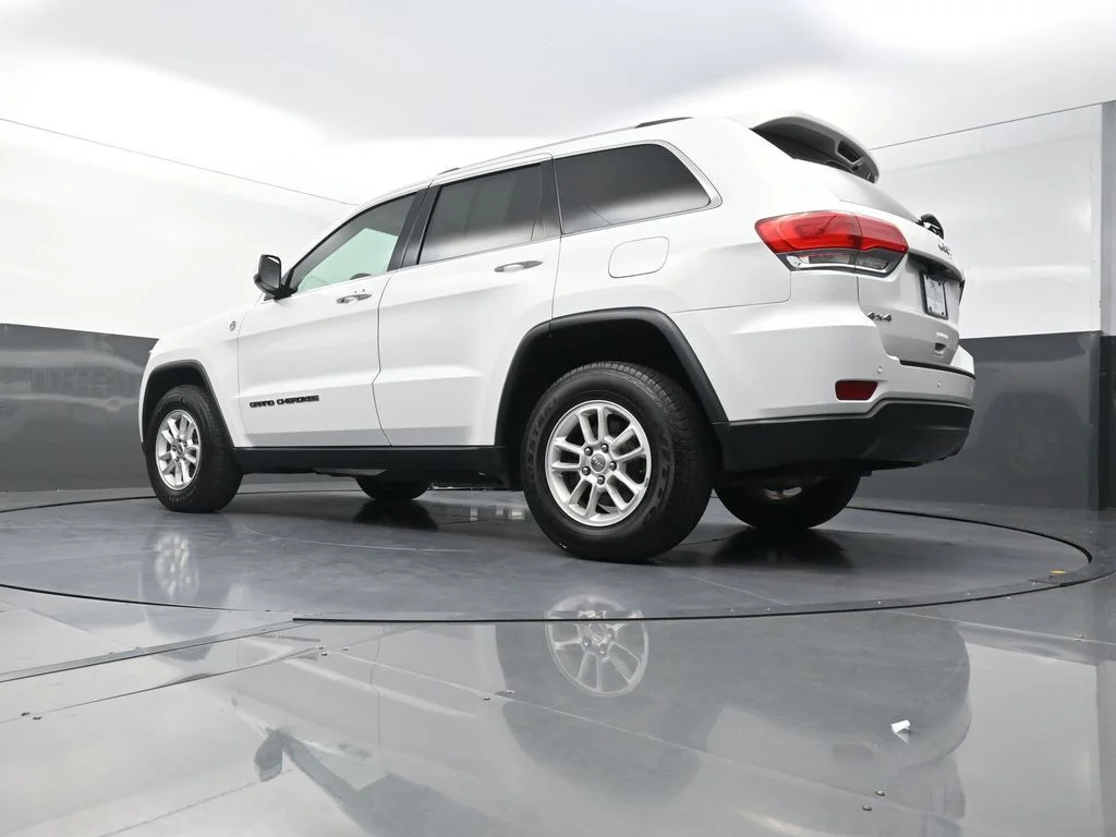 Used 2019 White Jeep Laredo E image 25