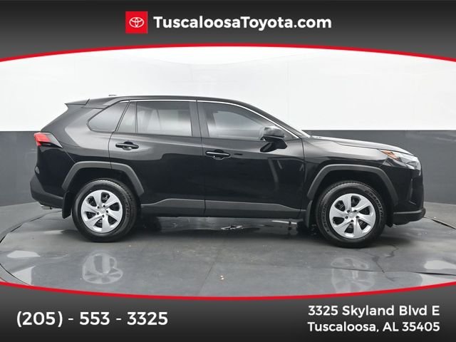2025 Toyota RAV4 LE AWD's photo