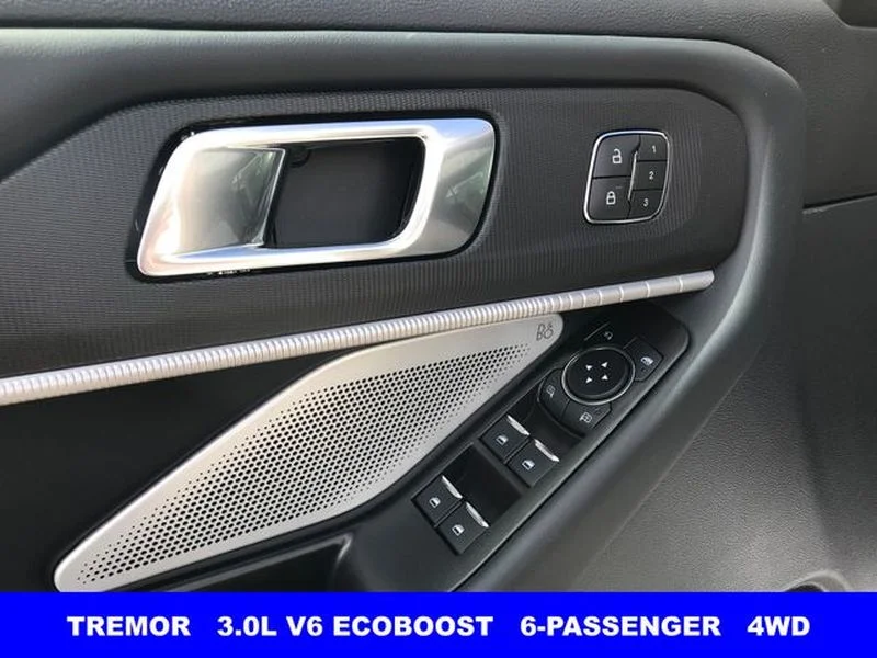 New 2026 Star White Metallic Tri-Coat Ford Tremor® image 6