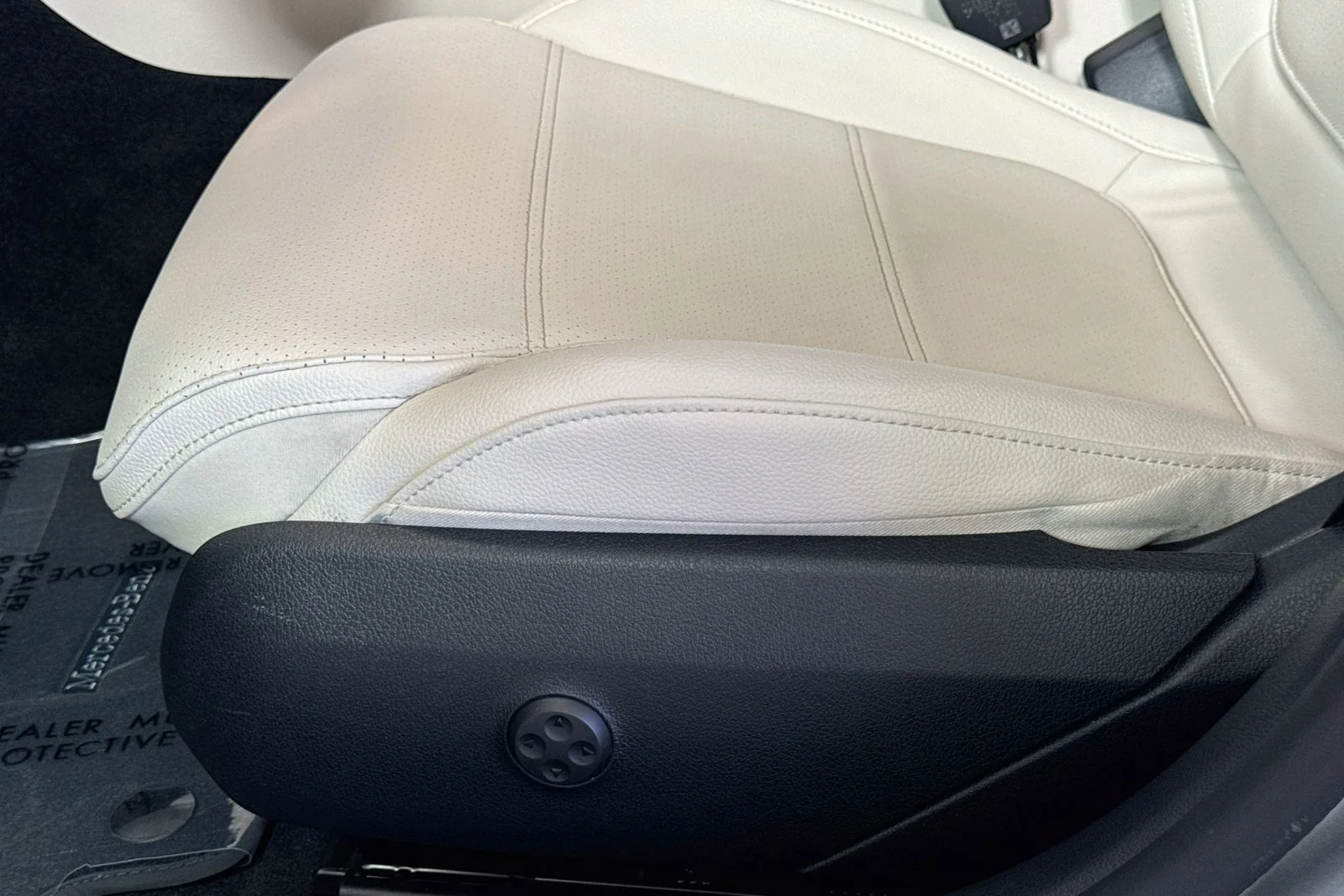Used 2024 Cirrus Silver Metallic Mercedes-Benz C 300 image 18