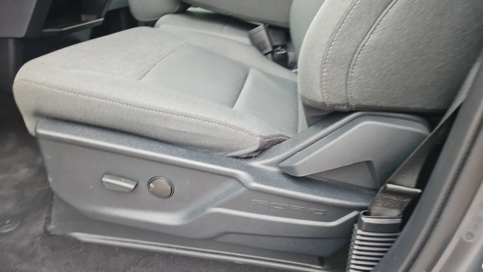 Used 2025 Light Blue Clearcoat Metallic Ford XLT 4WD image 11