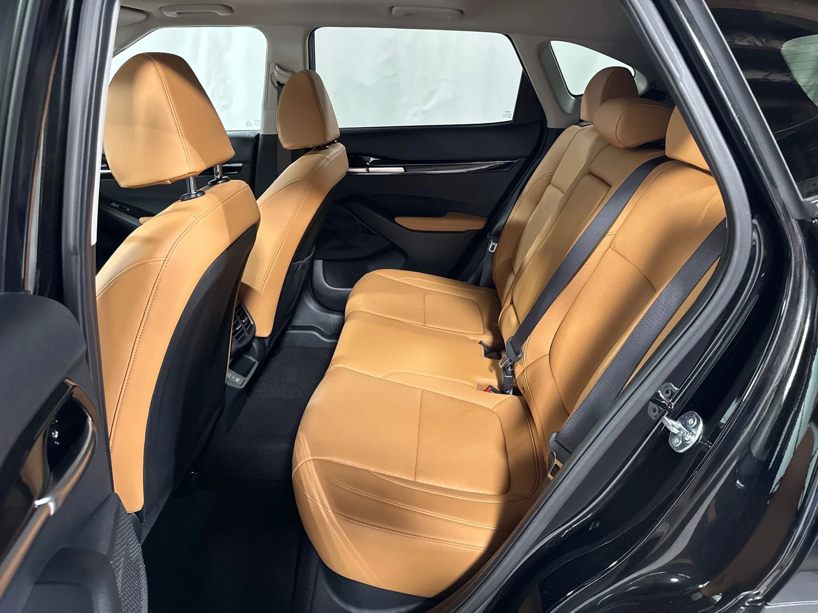 Used 2024 Black Kia EX image 5
