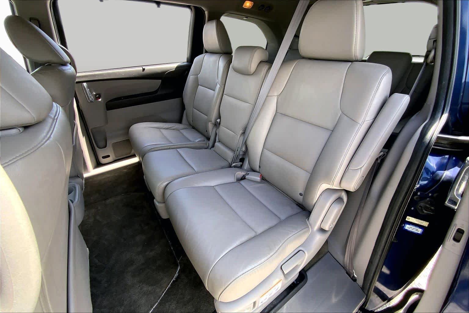 Used 2015 Obsidian Blue Pearl Honda EX-L image 20
