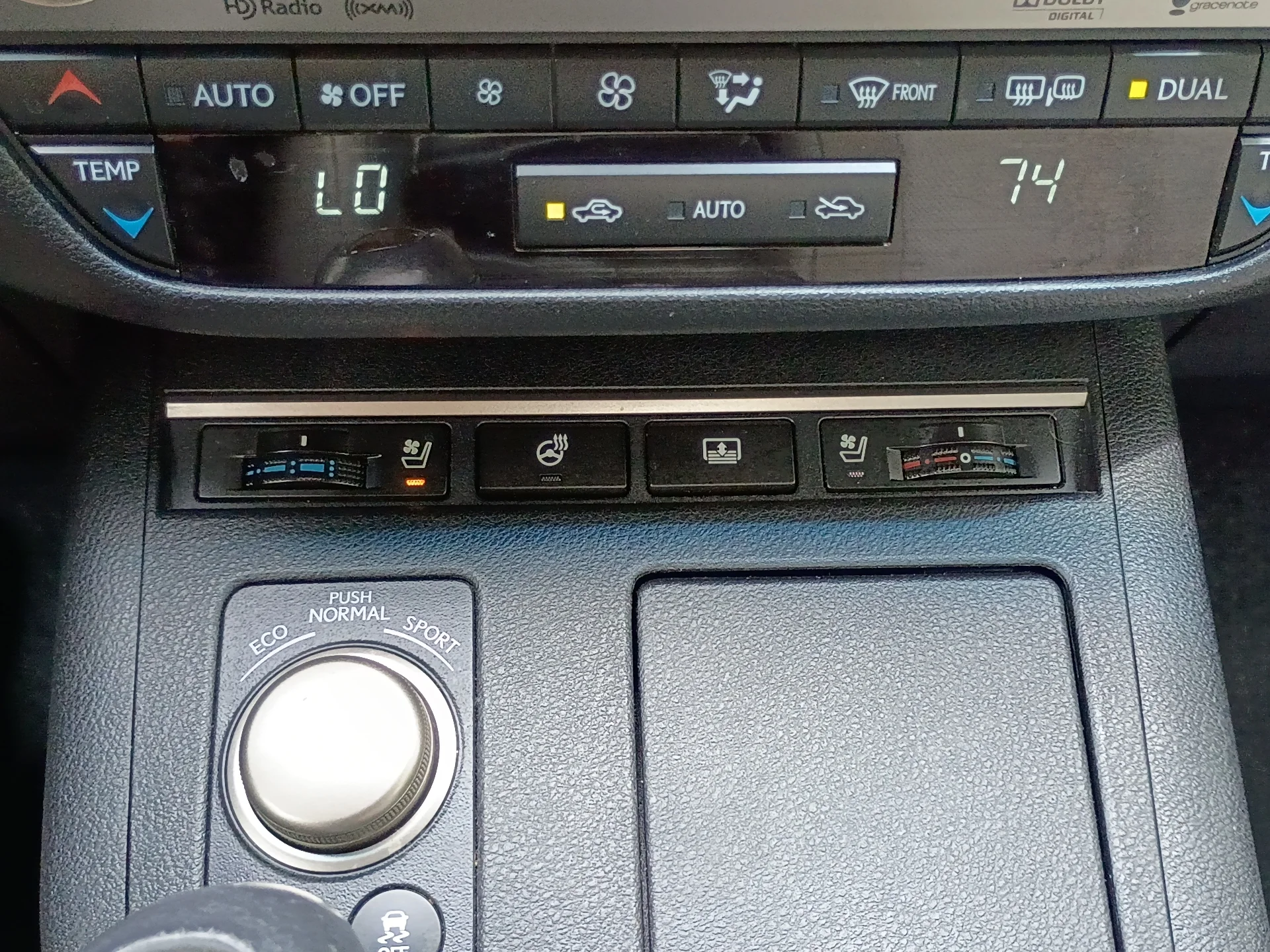 Used 2014 Silver Lining Metallic Lexus Base image 26