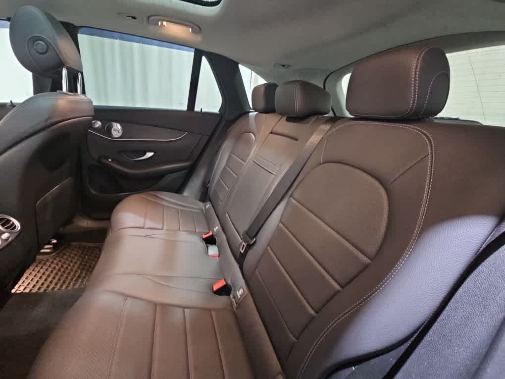 Used 2020 Graphite Grey Metallic Mercedes-Benz GLC 300 image 8