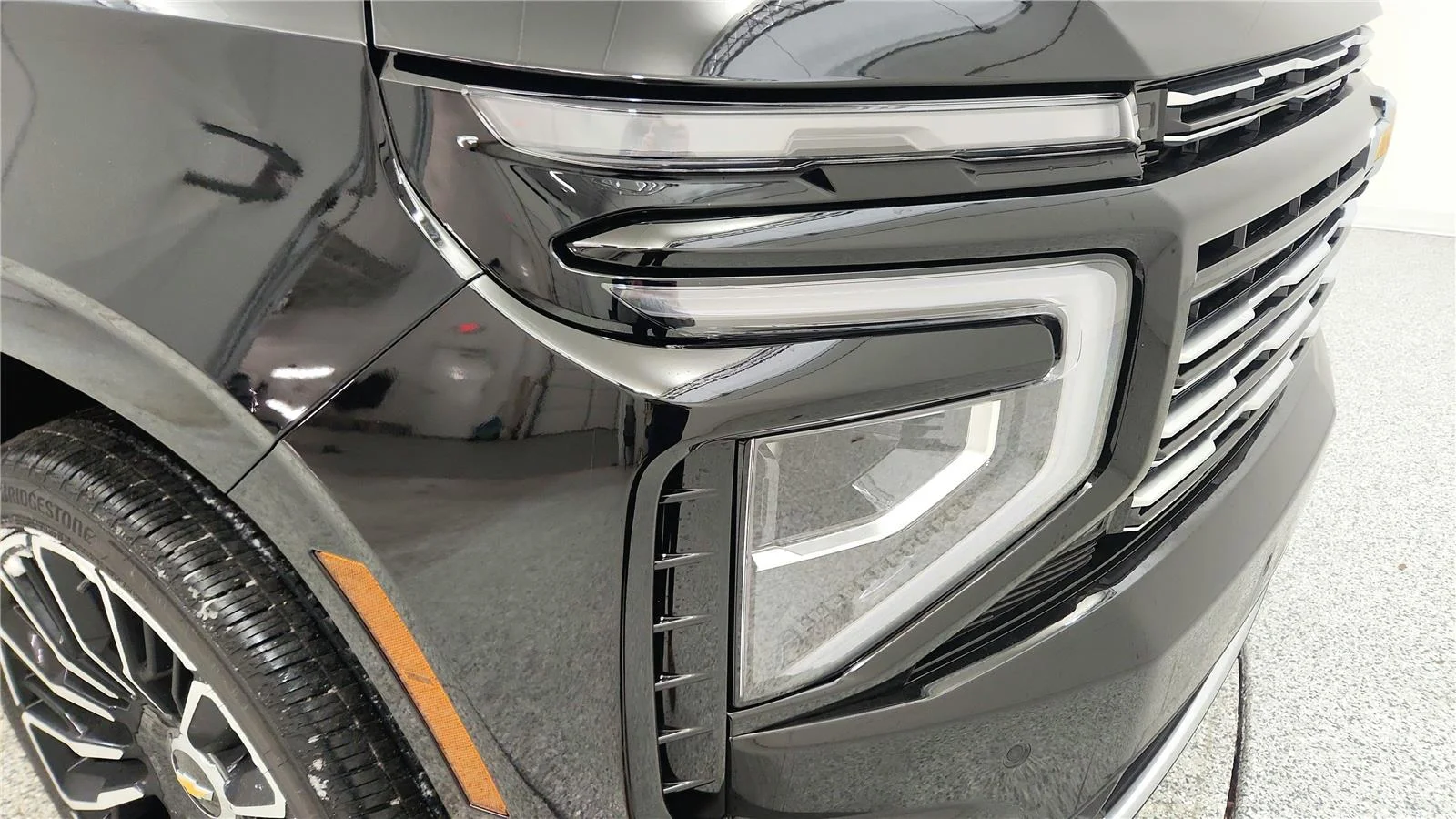 2026 Chevrolet Suburban High Country - Photo 14