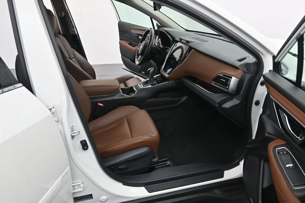 Used 2025 Crystal White Pearl Subaru Touring XT image 19