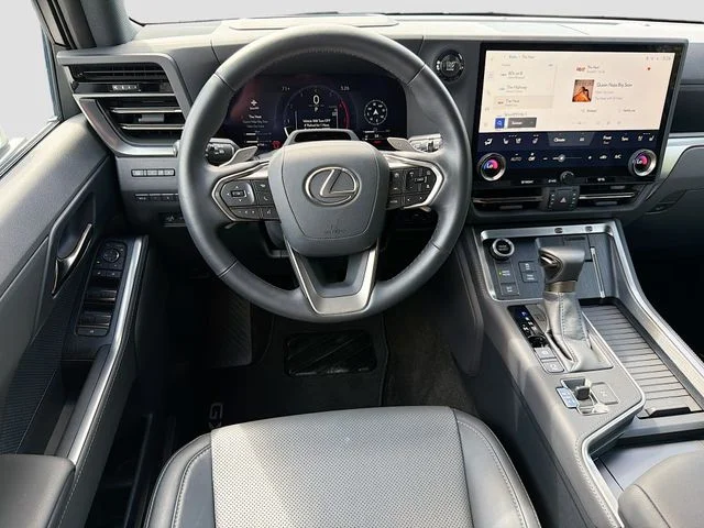 Used 2025 EMINENT WHITE PEARL Lexus 550 Premium+ image 21