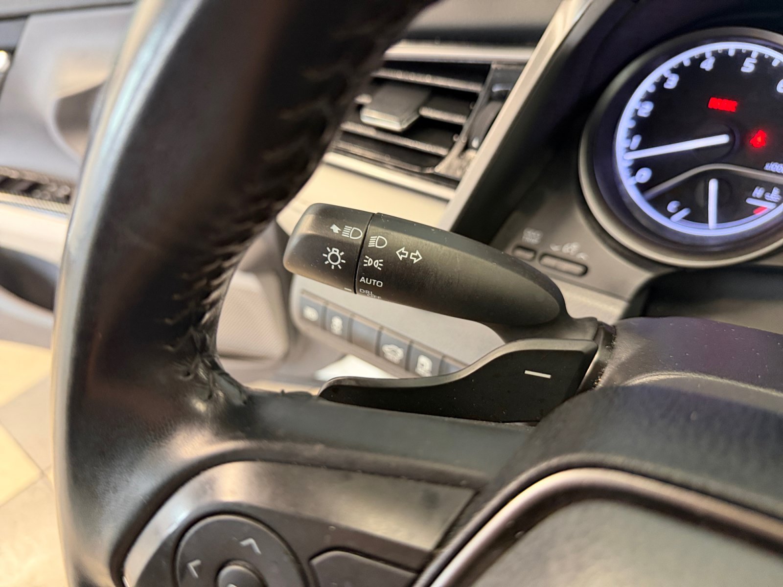 Used 2022 White Toyota SE image 13