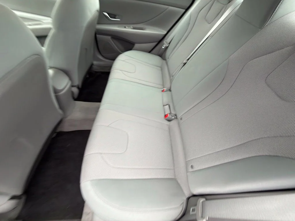 Used 2021 Blue Hyundai SE image 15