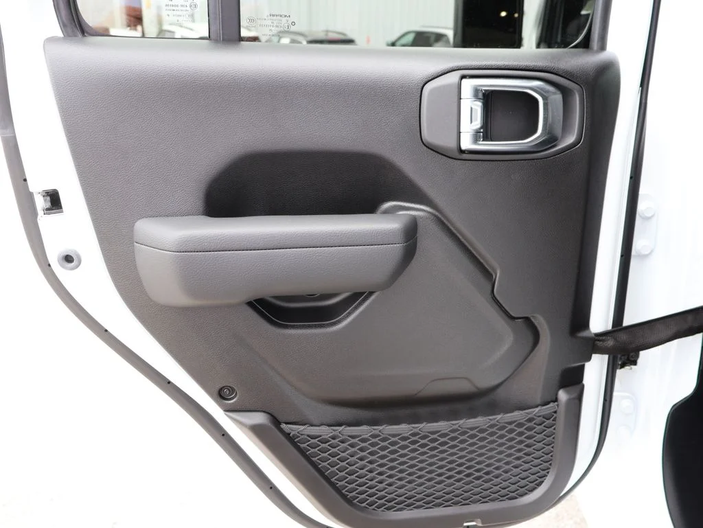 New 2026 Bright White Clear-Coat Exterior Paint Jeep 85th Anniversary Edition image 16