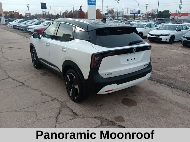 New 2026 Aspen White TriCoat / Super Black Two-tone Nissan SR image 7
