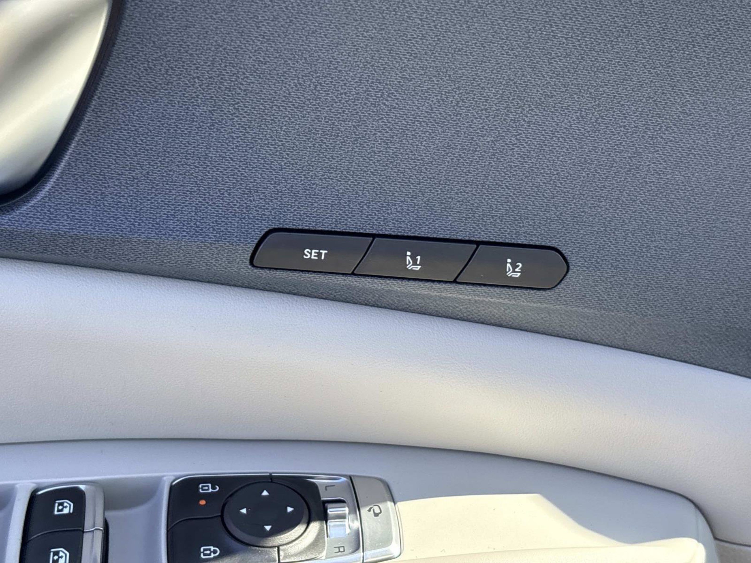 2026 Kia Carnival EX - Photo 15