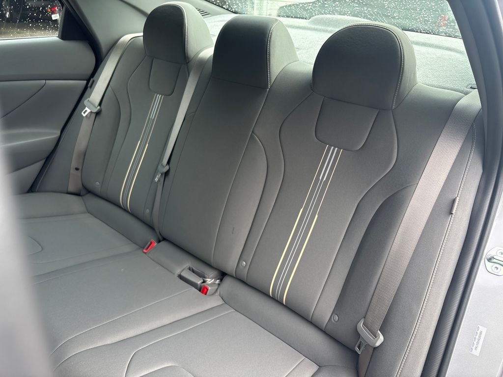 Used 2025 Silver Hyundai SEL Sport image 14