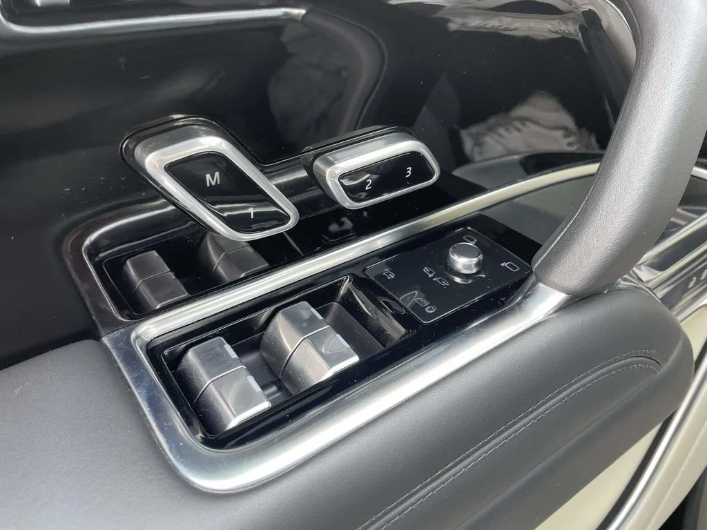 2023 Land Rover Range Rover SE - Photo 34