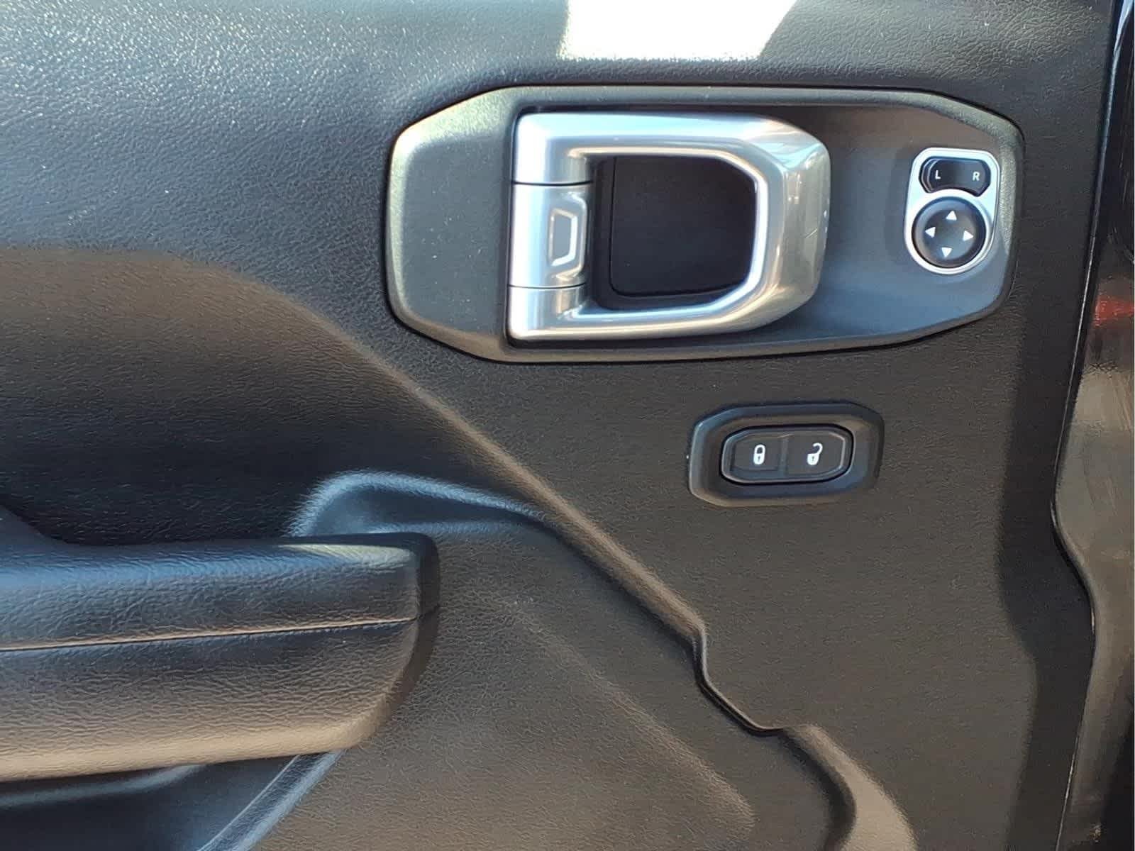 Used 2024 Black Clearcoat Jeep Sport S image 12