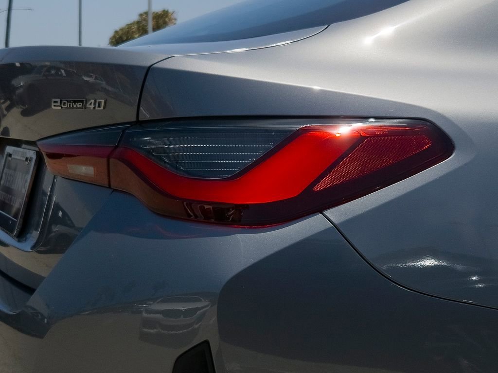 New 2026 Skyscraper Grey Metallic BMW eDrive40 image 3