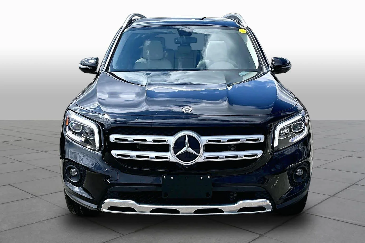Used 2023 Night Black Mercedes-Benz GLB 250 image 4