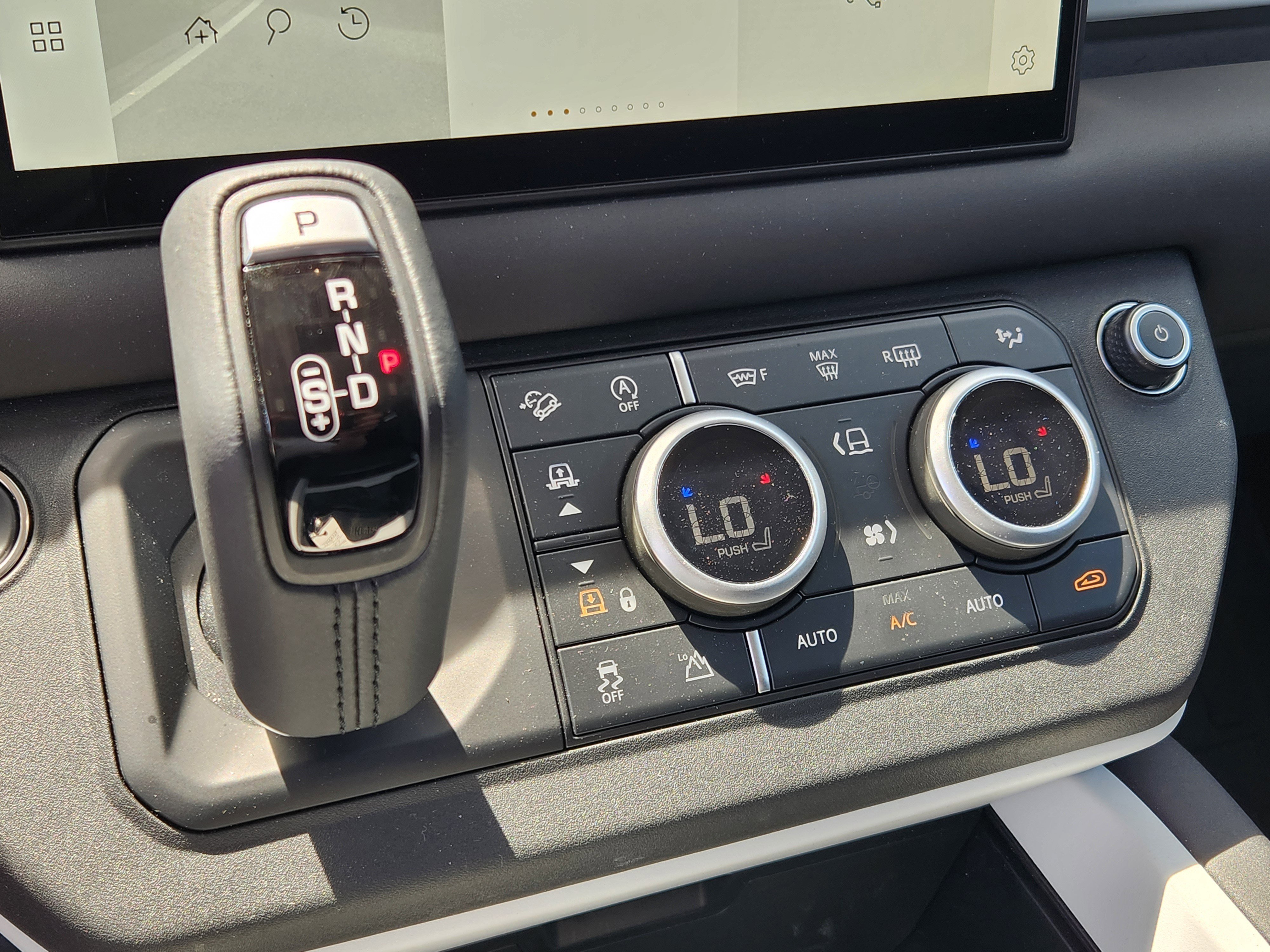 Certified Used 2025 Fuji White Land Rover S image 18