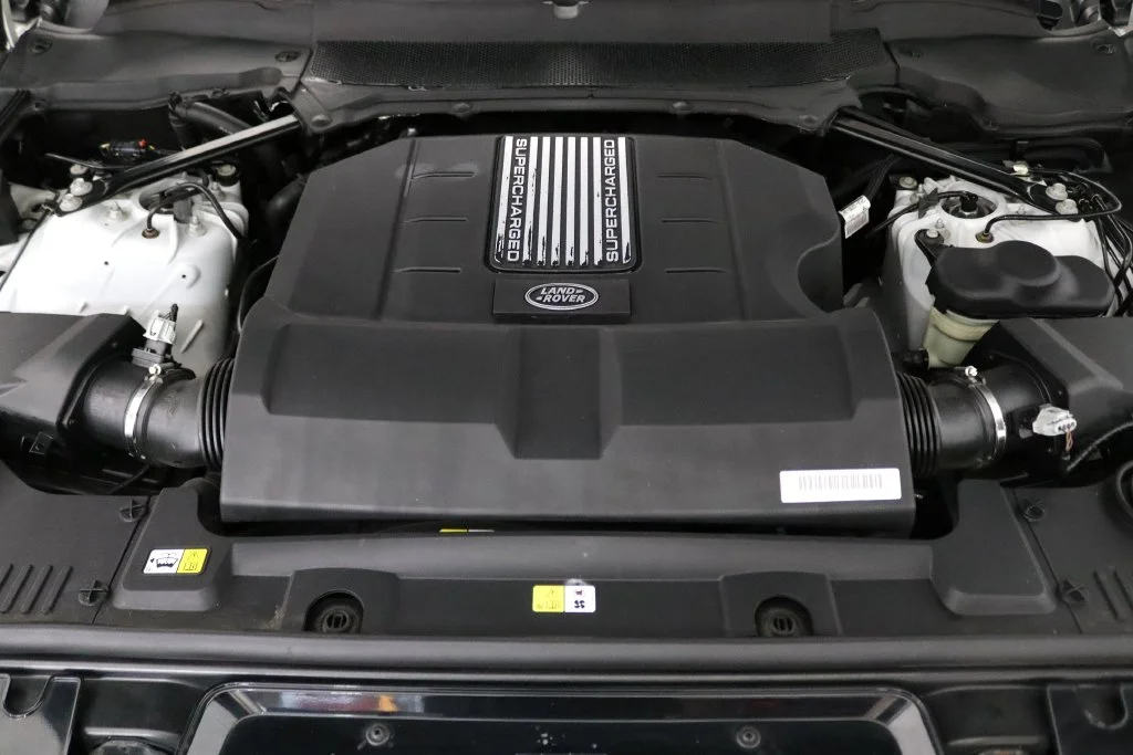 Used 2019 White Land Rover Supercharged image 38