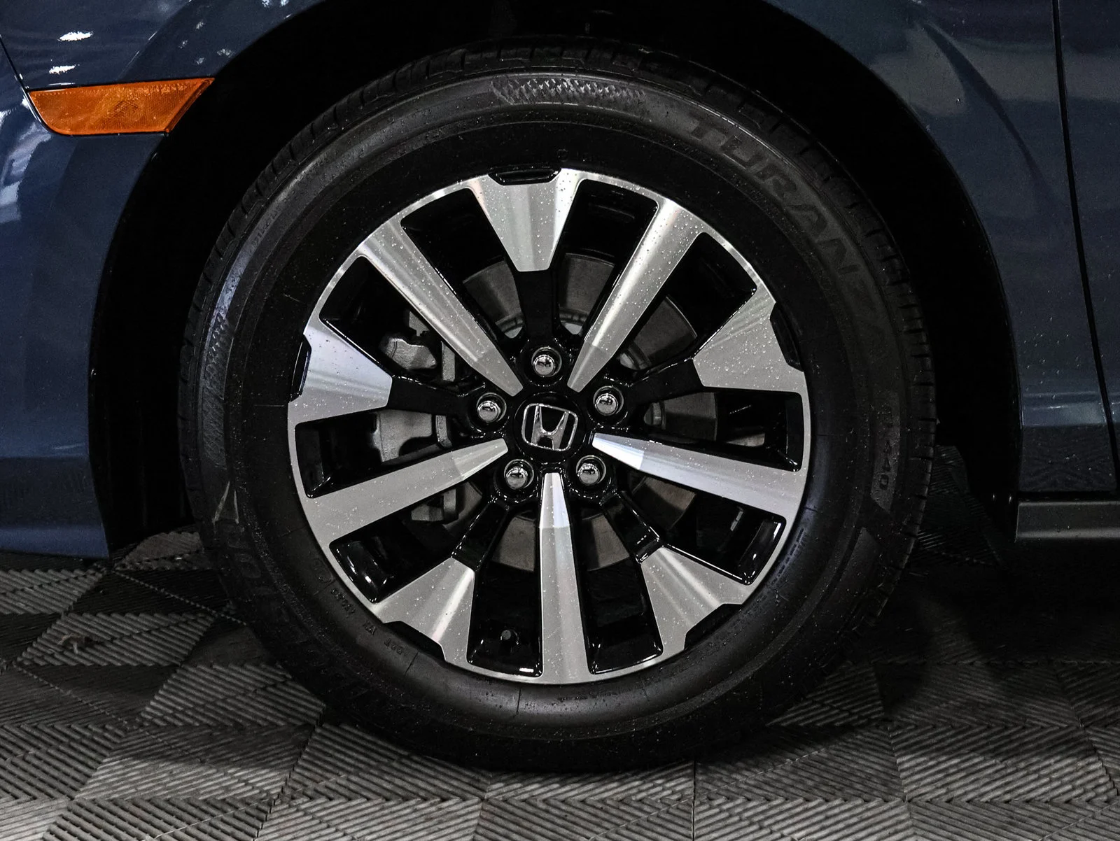 New 2027 Smoke Blue Pearl Honda EX-L image 18