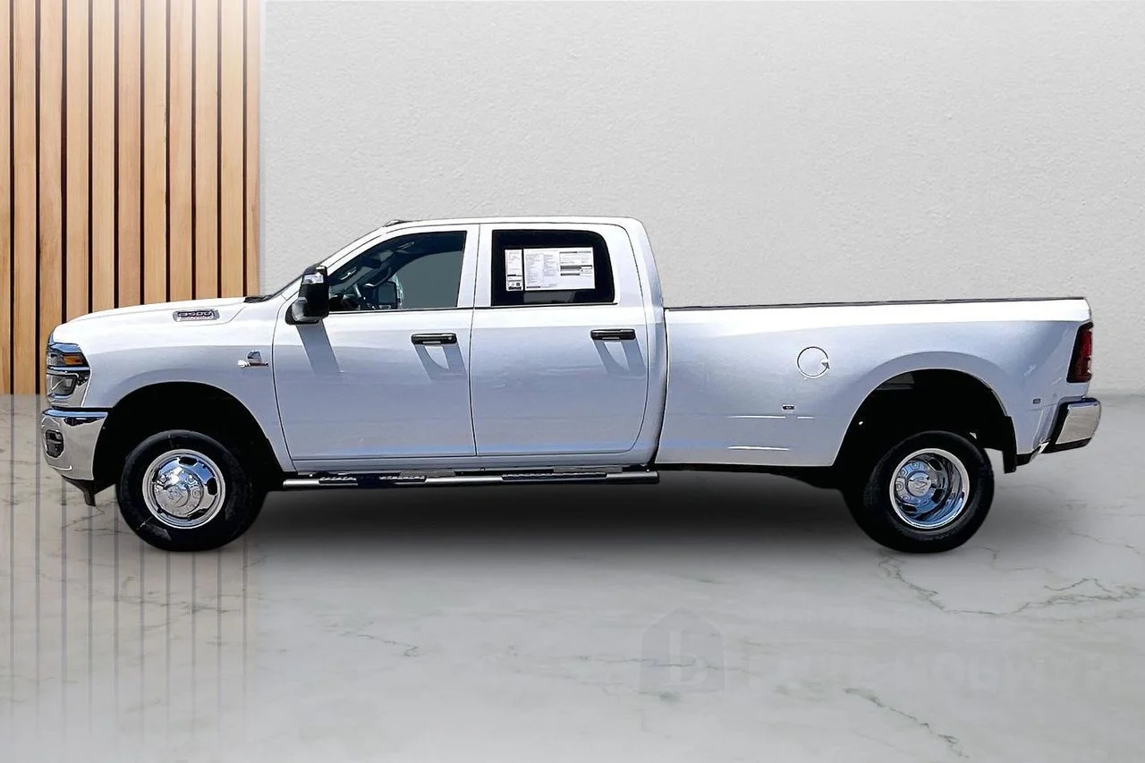 New 2026 Bright White Clear-Coat Exterior Paint RAM Tradesman image 6