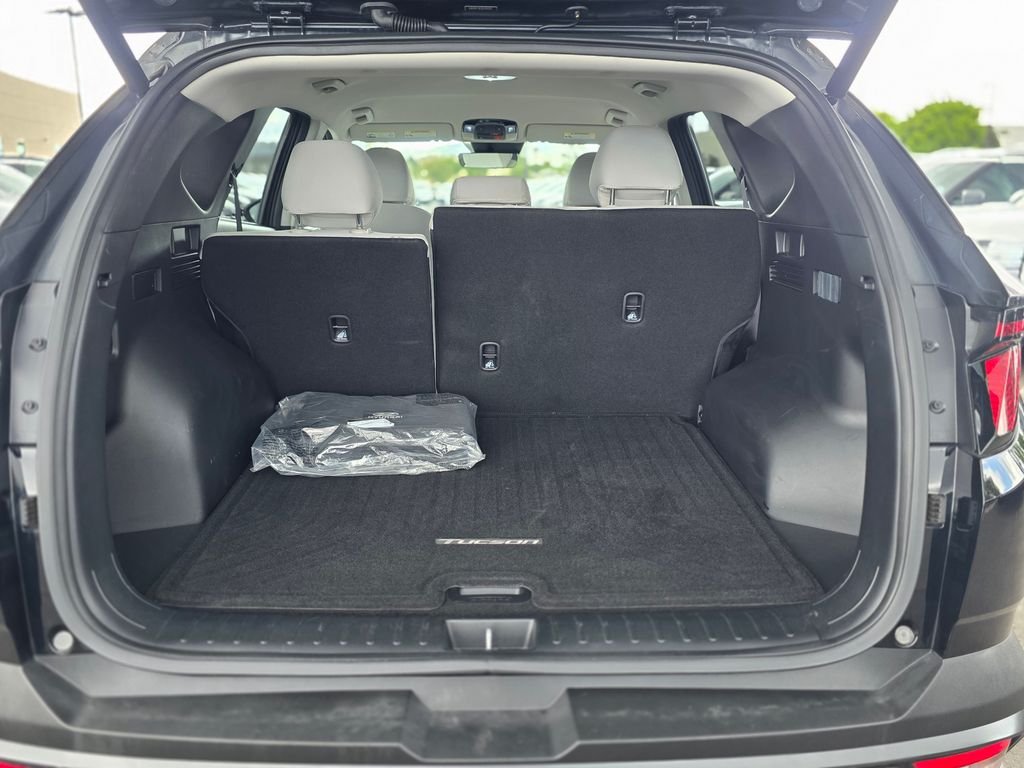 Certified Used 2025 Black Hyundai SEL image 12