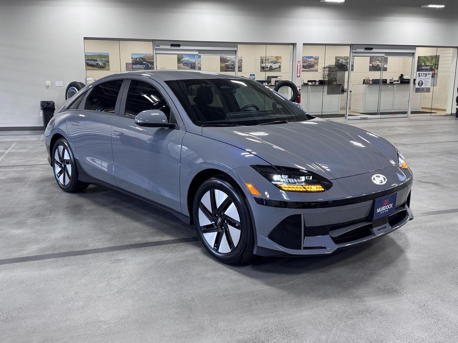 Certified Used 2025 Transmission Blue Hyundai SE image 8