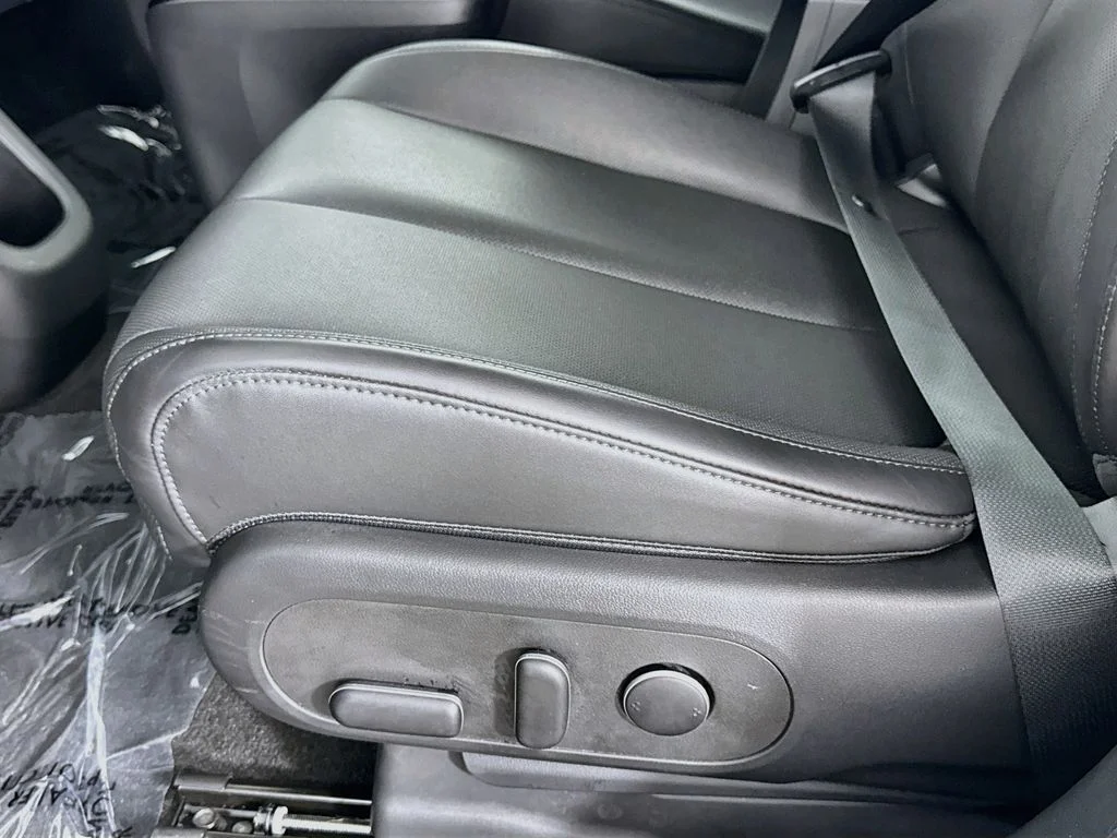 Used 2025 Gray Hyundai SEL image 20
