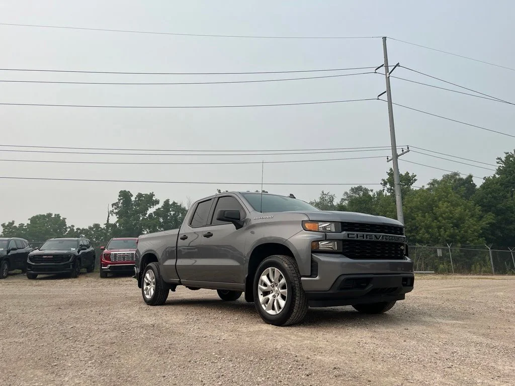 Used 2021 Steel Metallic Chevrolet Custom image 6