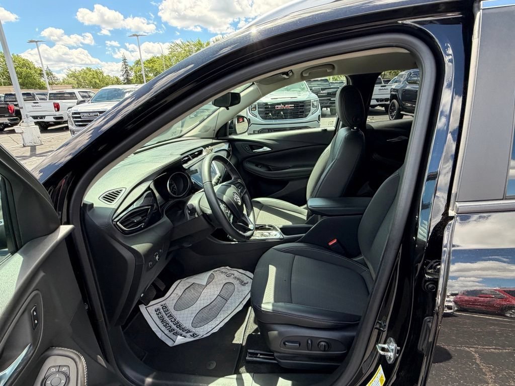Used 2023 Ebony Twilight Metallic Buick Select image 7