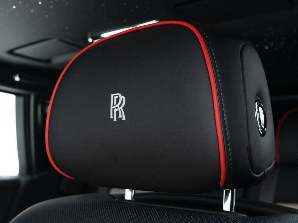 Used 2026 Black Diamond over Iguazu Blue Rolls-Royce  image 17