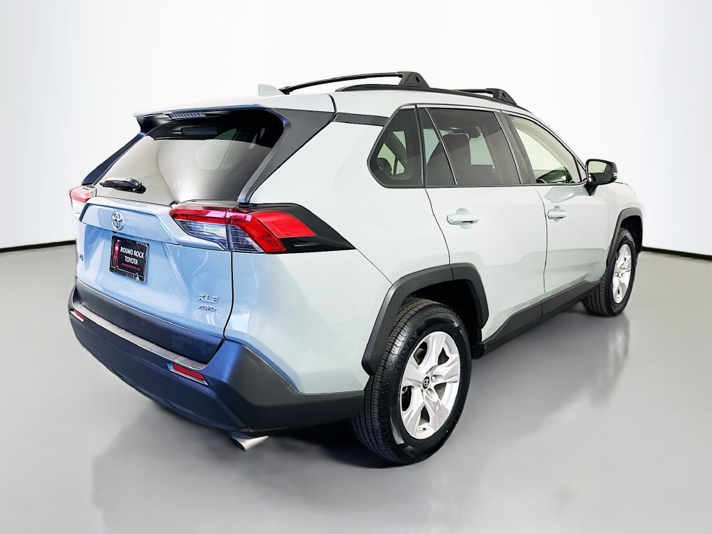 Used 2019  Toyota XLE image 5